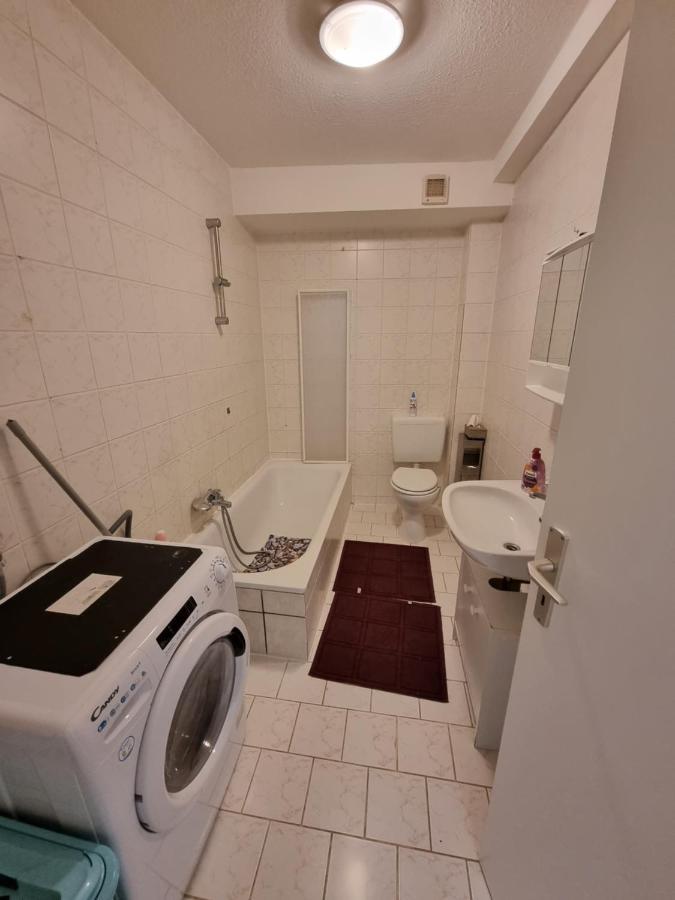 Monteur Wohnung 11 פירמאסנס מראה חיצוני תמונה