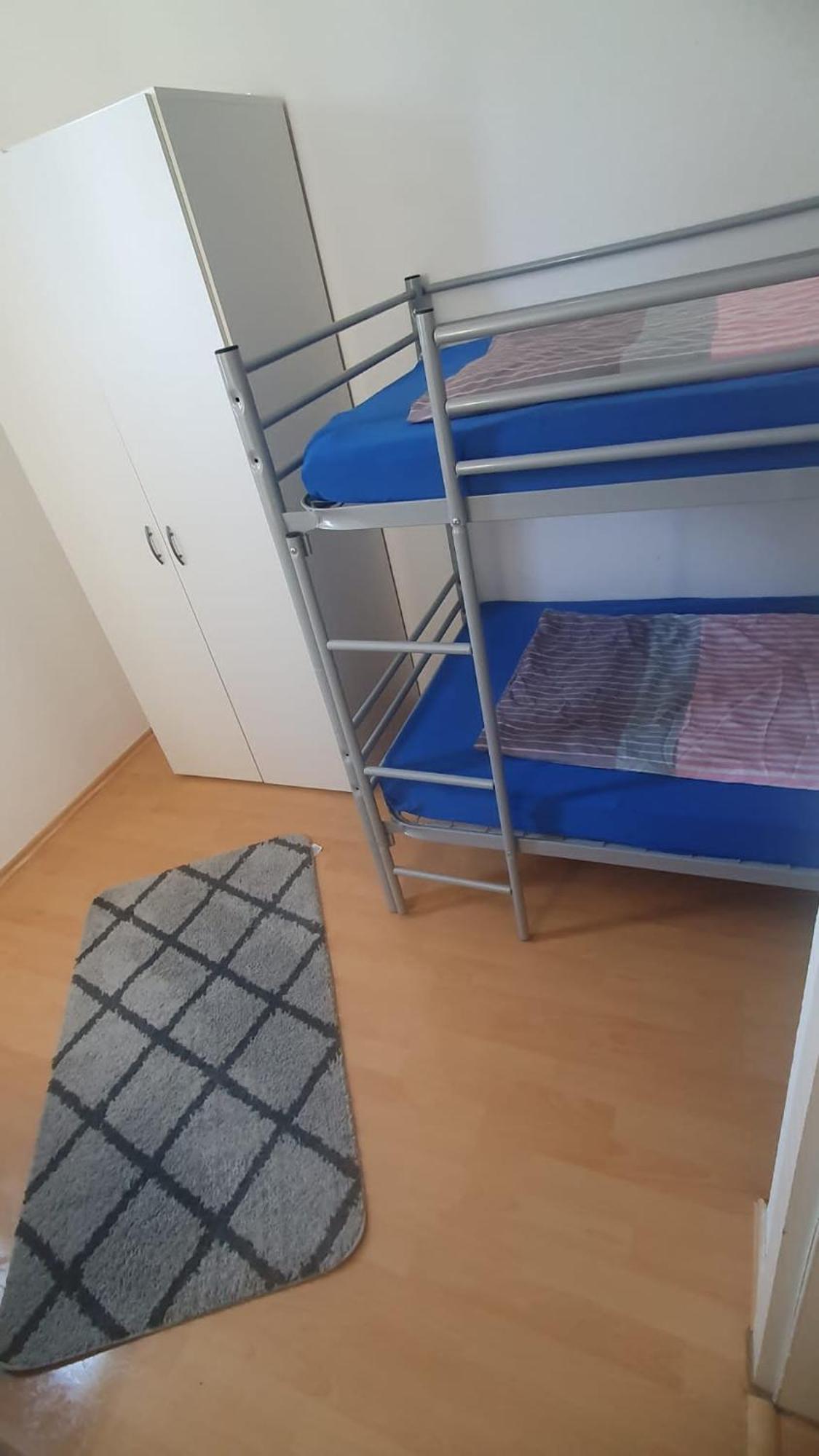 Monteur Wohnung 11 פירמאסנס מראה חיצוני תמונה